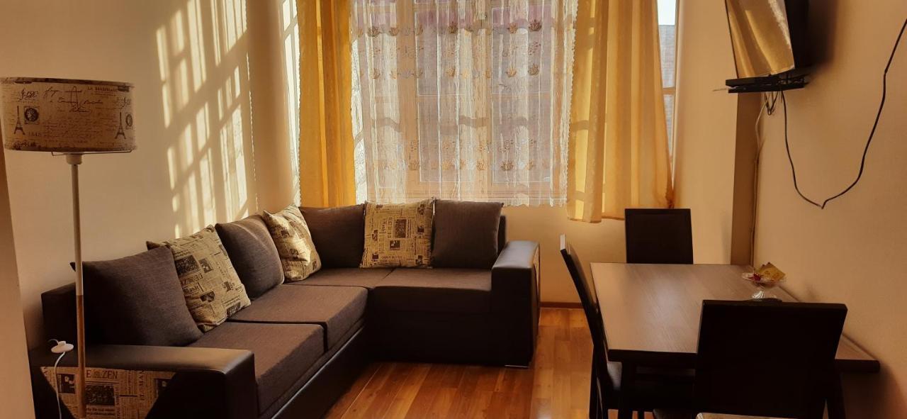 Apartment On Aleksandr Pushkin Street Tiflis Exterior foto